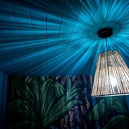 펜션 Eden Bleu - Piscine Et Jacuzzi Prive - Classe 4 Etoiles